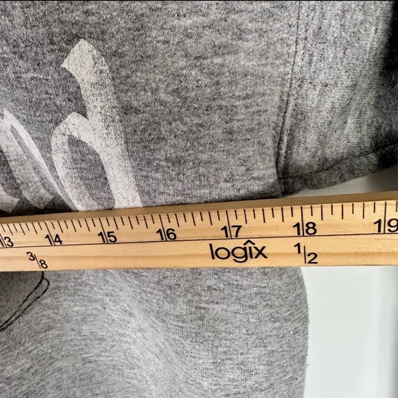 Disneyland Sweatshirt - Picture 6 of 6